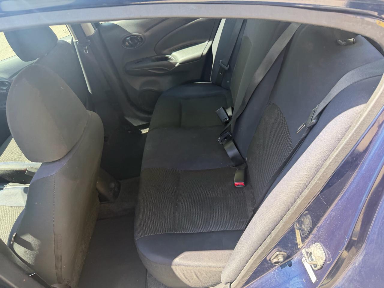 Nissan Versa 1.6 S Sedan 2012