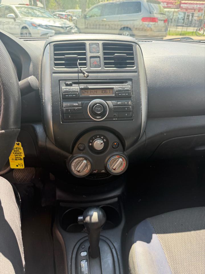 Nissan Versa 1.6 S Sedan 2012