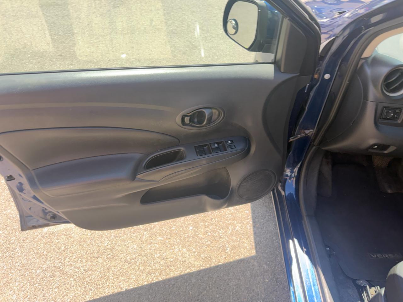 Nissan Versa 1.6 S Sedan 2012