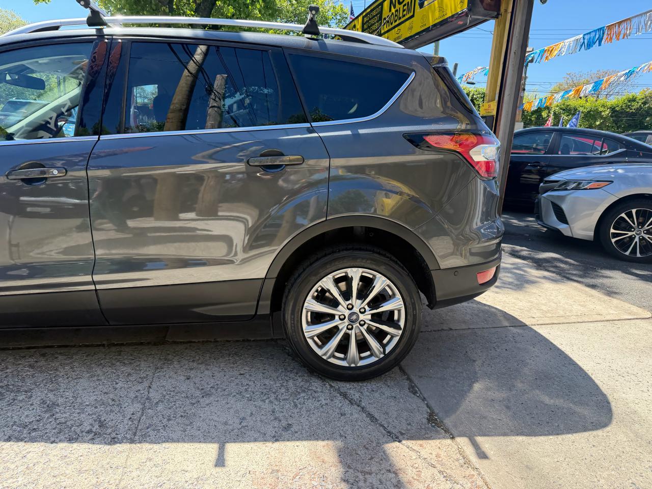 Ford Escape Titanium 4WD 2018