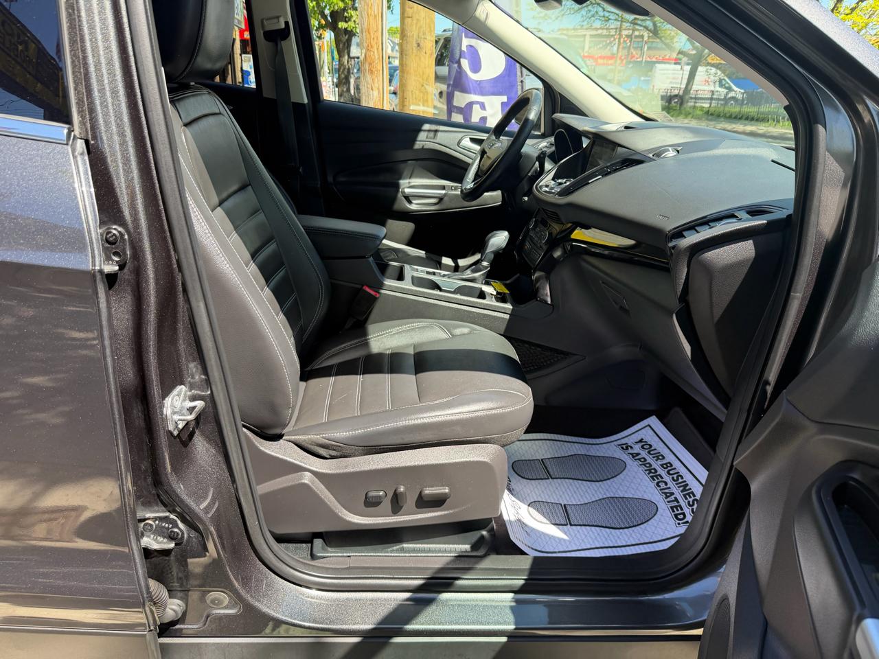 Ford Escape Titanium 4WD 2018