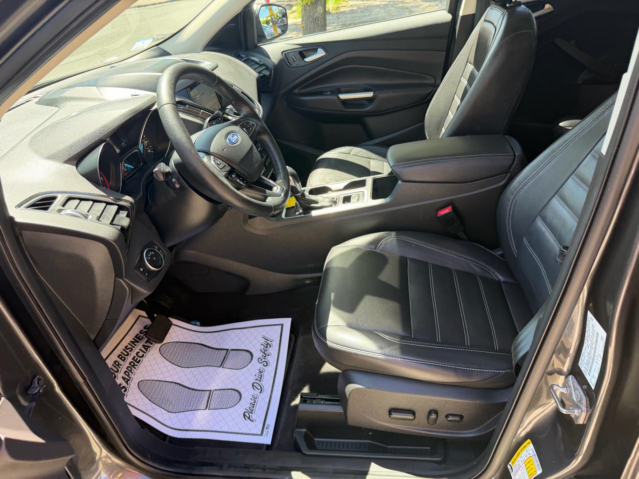 Ford Escape Titanium 4WD 2018