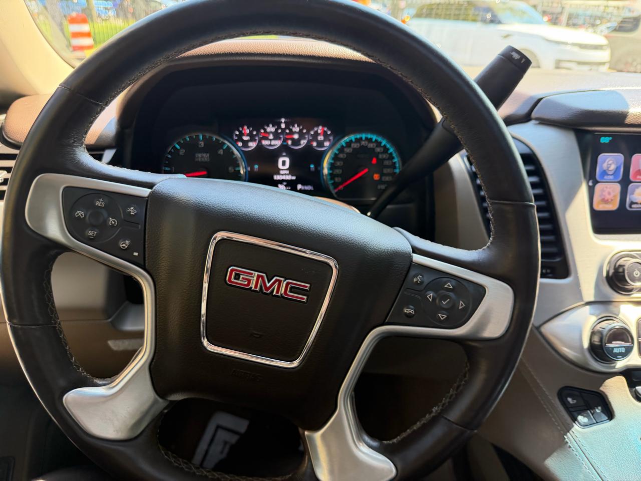 GMC Yukon SLT 4WD 2017
