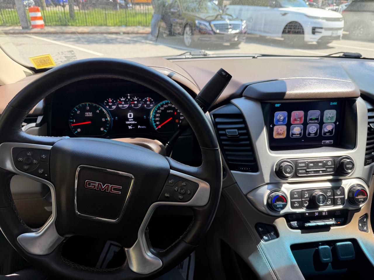GMC Yukon SLT 4WD 2017