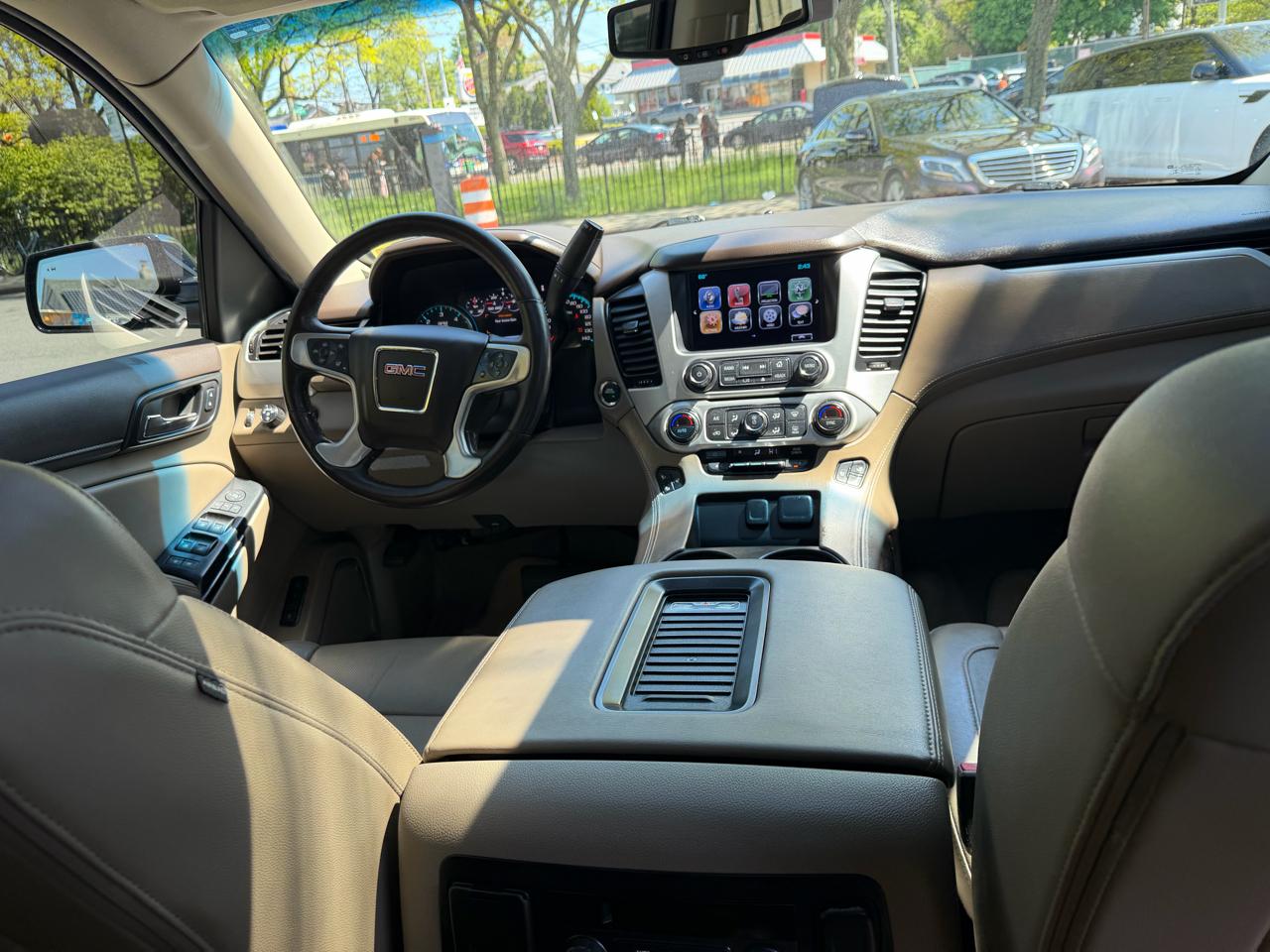 GMC Yukon SLT 4WD 2017