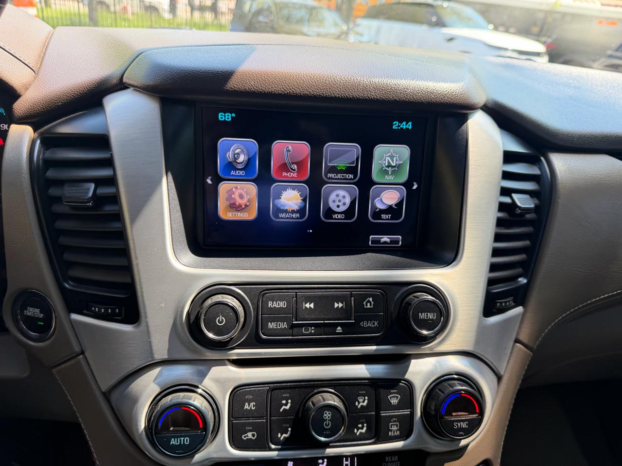 GMC Yukon SLT 4WD 2017