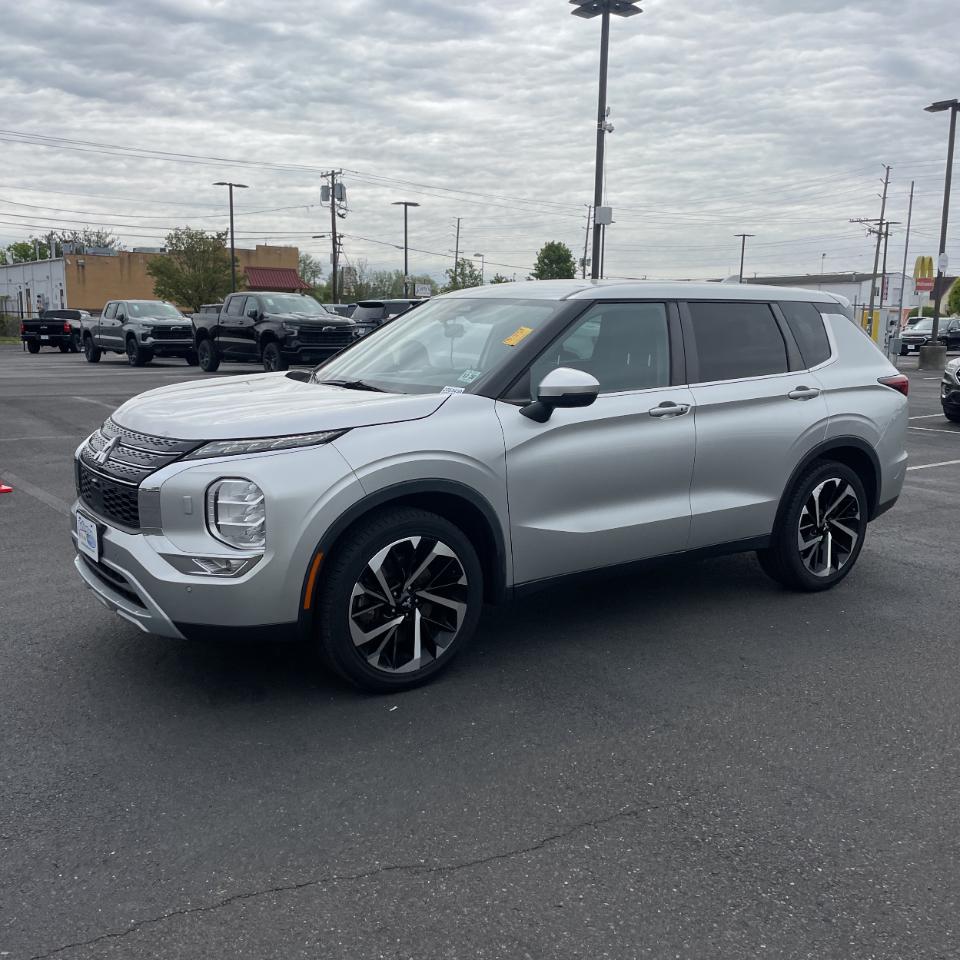 Mitsubishi Outlander SE 4WD 2022