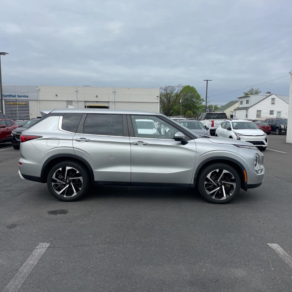 Mitsubishi Outlander SE 4WD 2022