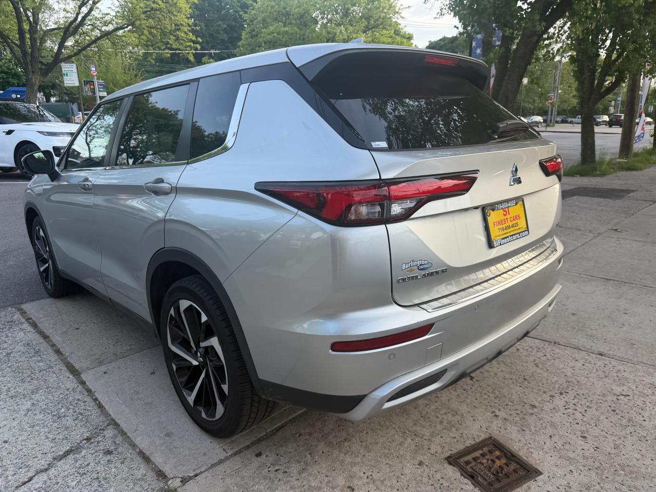Mitsubishi Outlander SE 4WD 2022