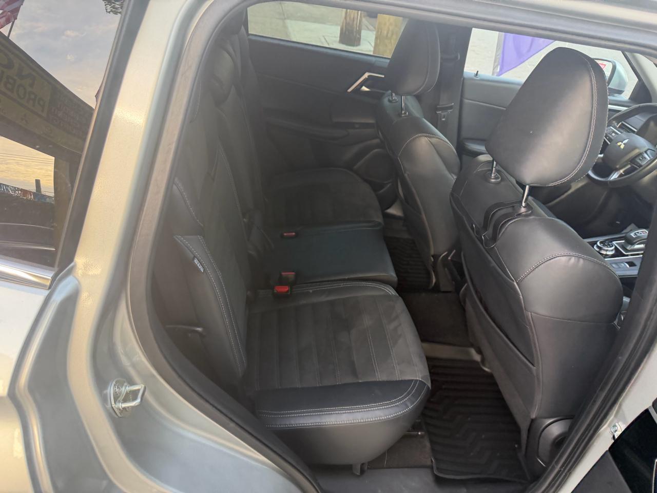 Mitsubishi Outlander SE 4WD 2022