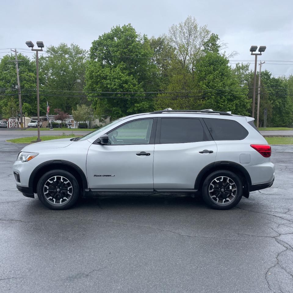 Nissan Pathfinder SV 4WD 2020