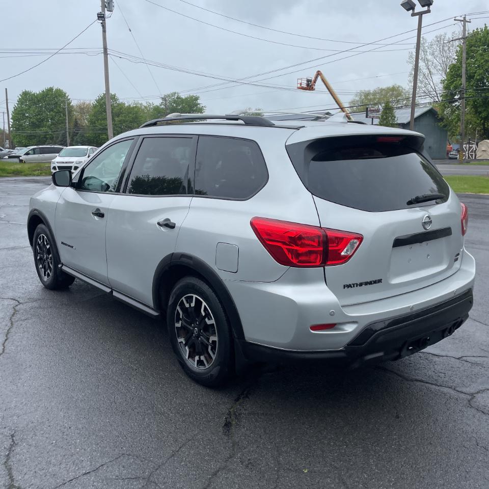 Nissan Pathfinder SV 4WD 2020