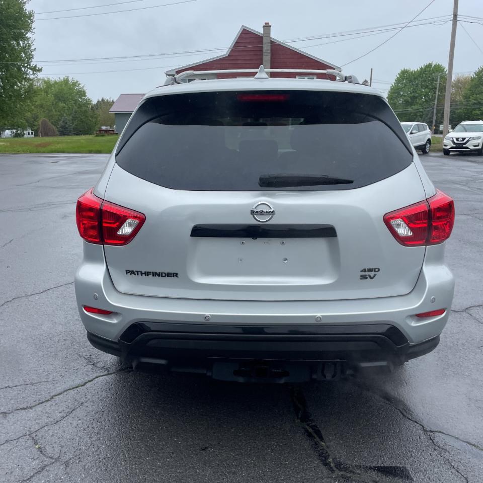 Nissan Pathfinder SV 4WD 2020