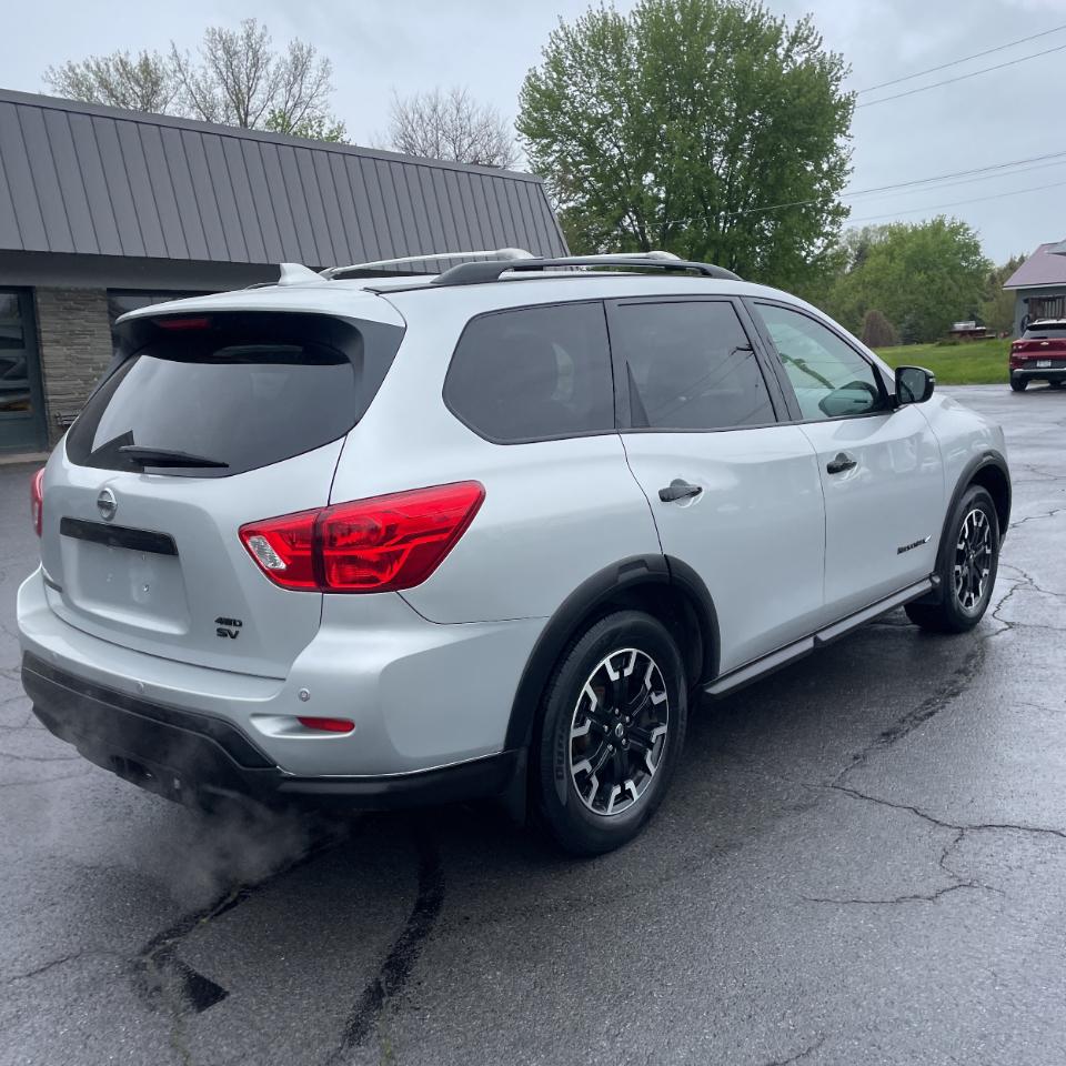 Nissan Pathfinder SV 4WD 2020