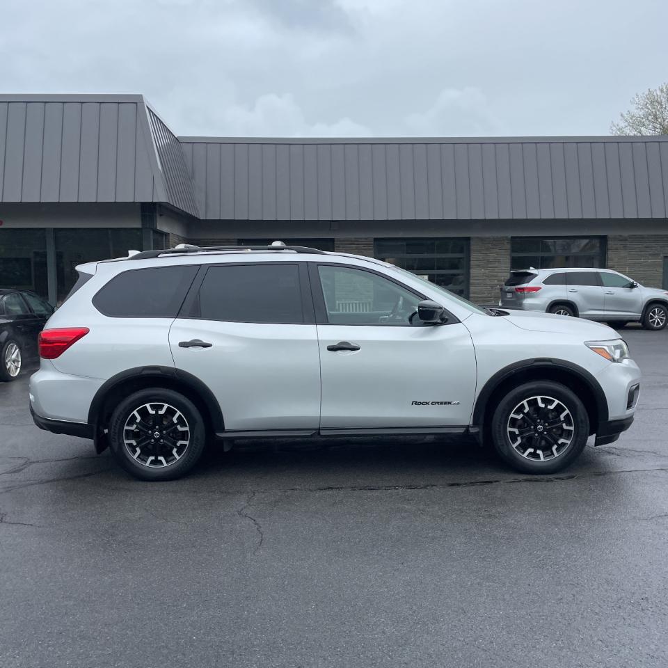 Nissan Pathfinder SV 4WD 2020