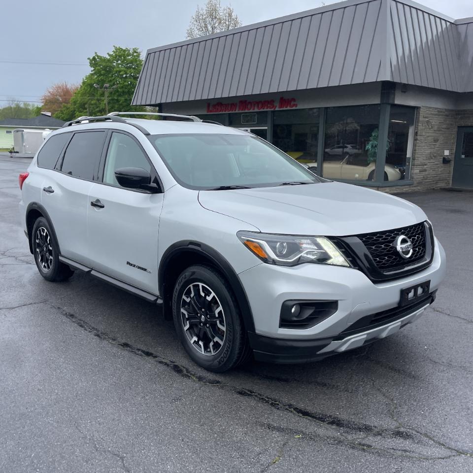Nissan Pathfinder SV 4WD 2020