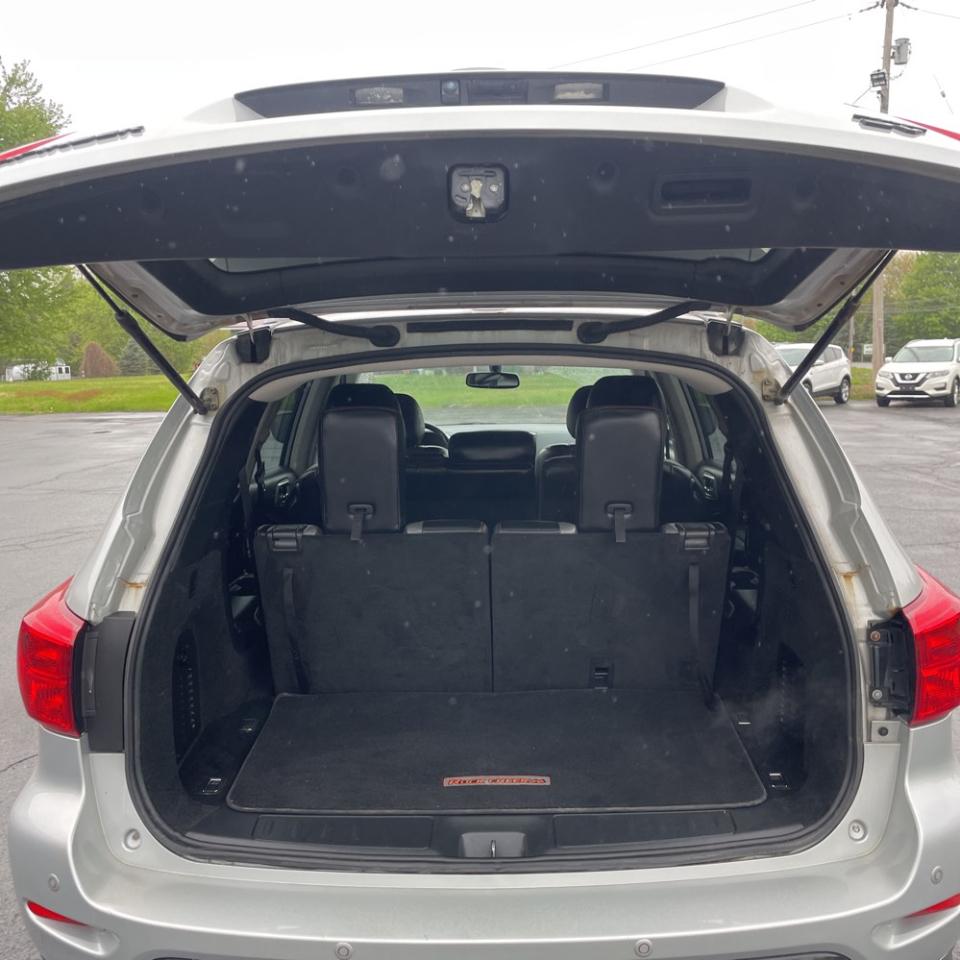 Nissan Pathfinder SV 4WD 2020