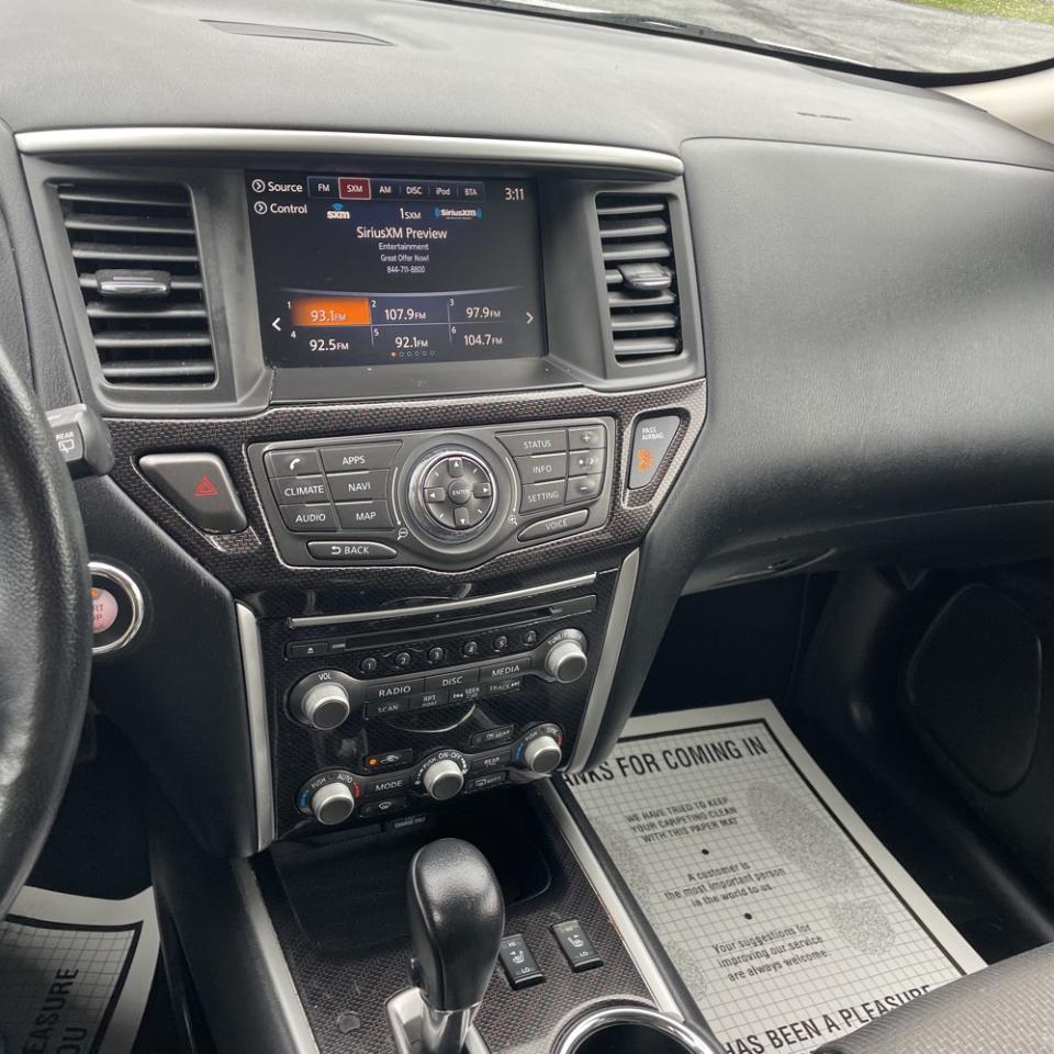 Nissan Pathfinder SV 4WD 2020
