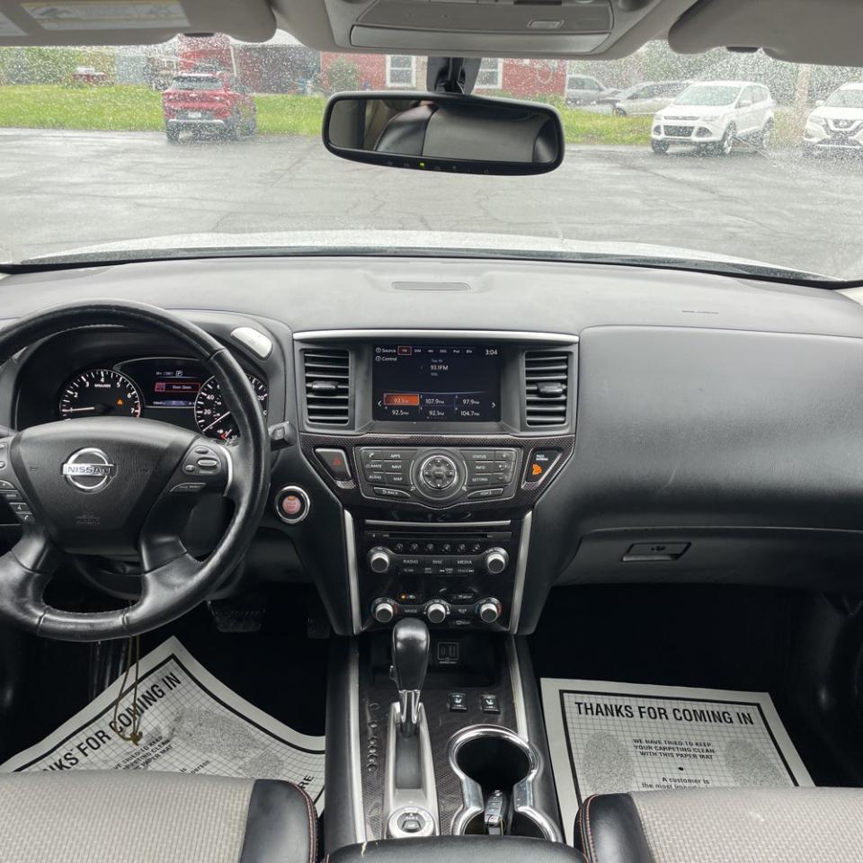 Nissan Pathfinder SV 4WD 2020