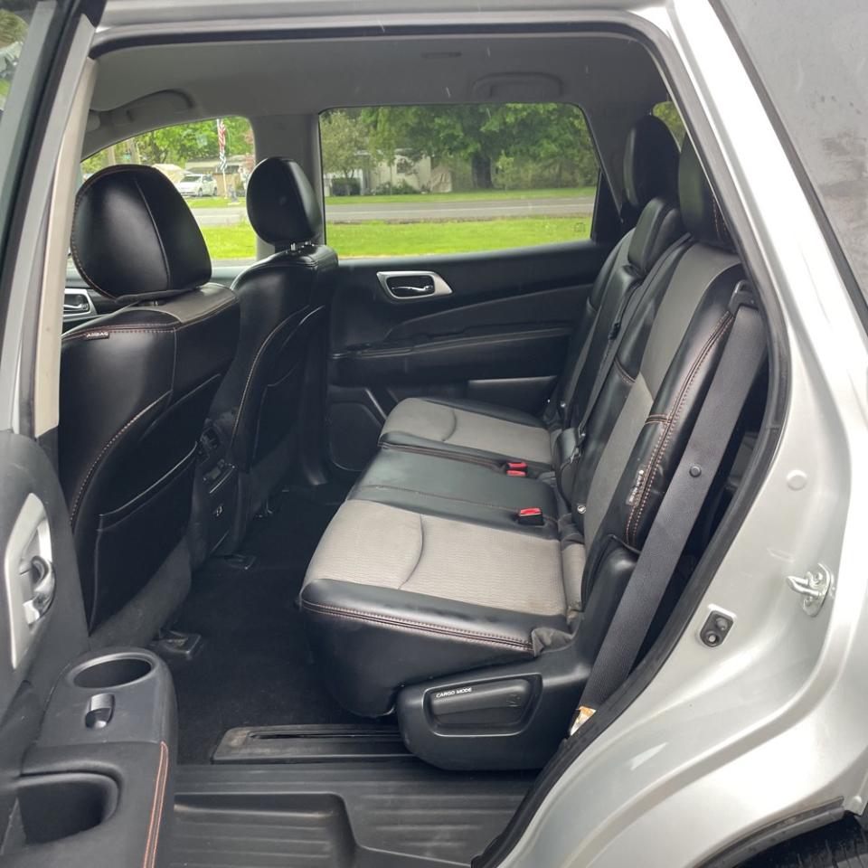 Nissan Pathfinder SV 4WD 2020