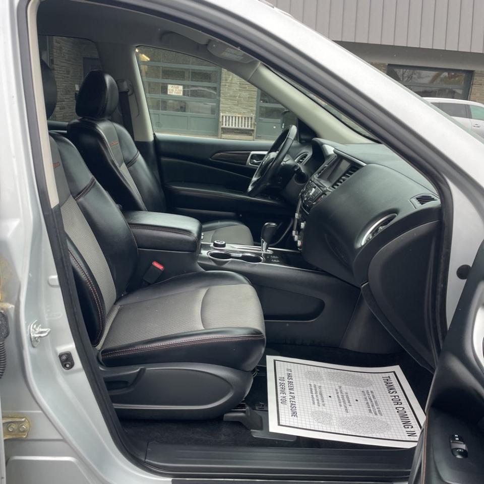 Nissan Pathfinder SV 4WD 2020