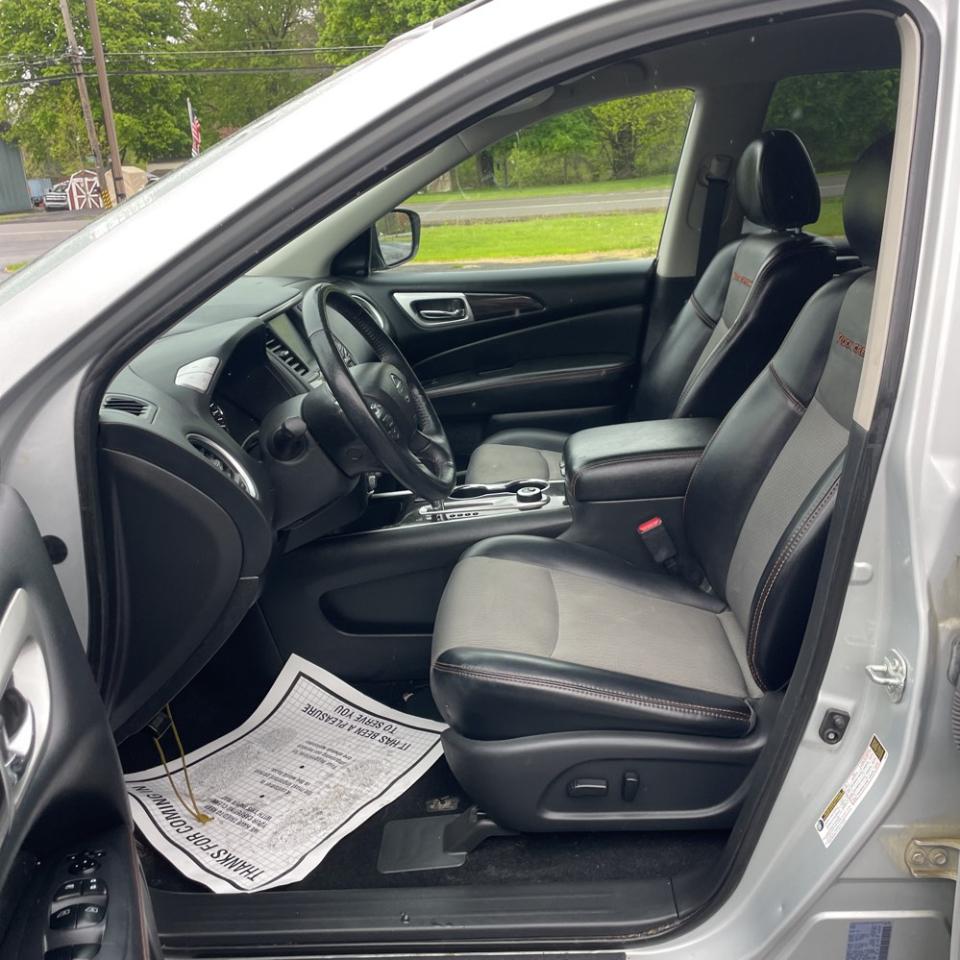 Nissan Pathfinder SV 4WD 2020