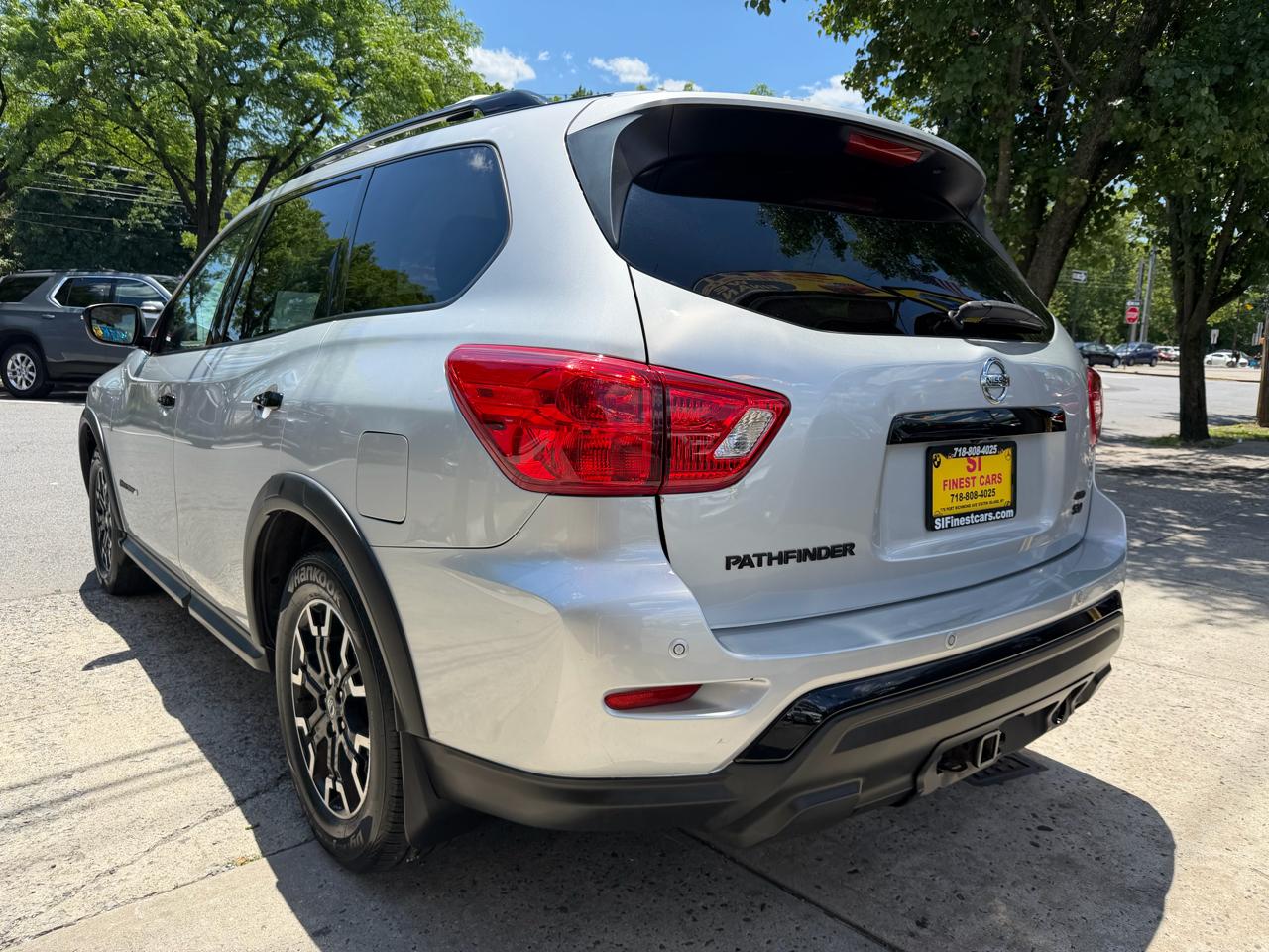 Nissan Pathfinder SV 4WD 2020