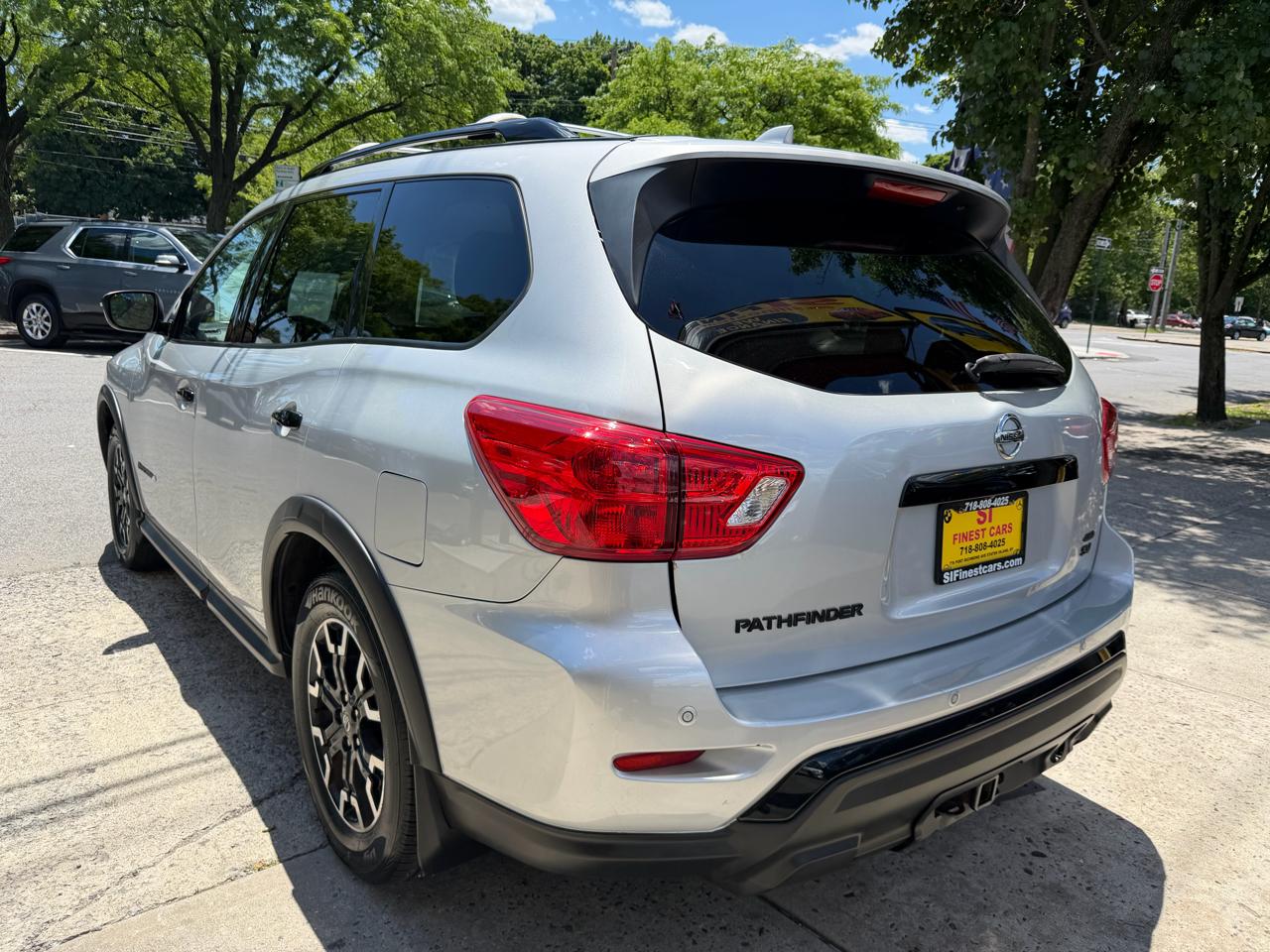 Nissan Pathfinder SV 4WD 2020