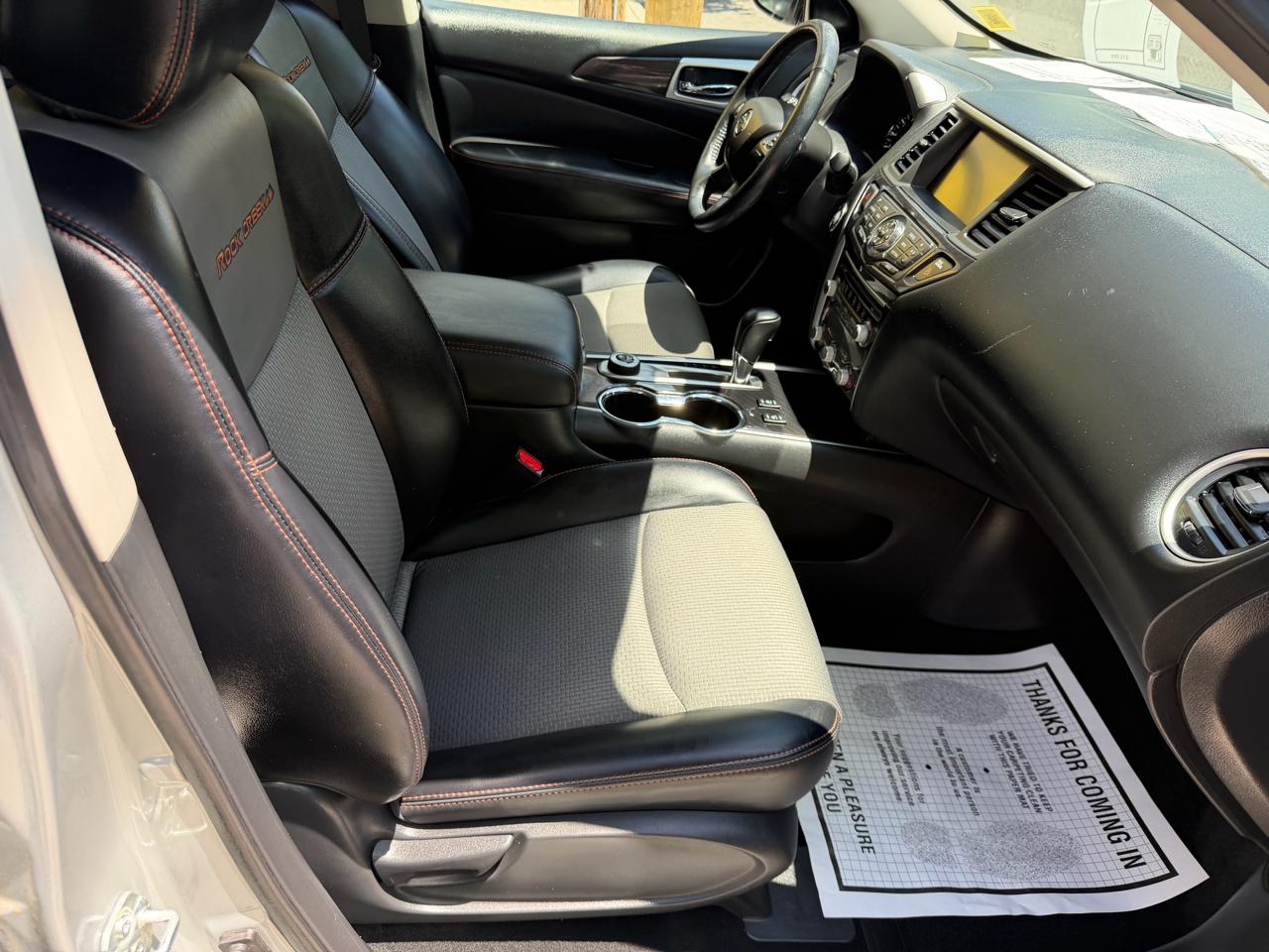 Nissan Pathfinder SV 4WD 2020