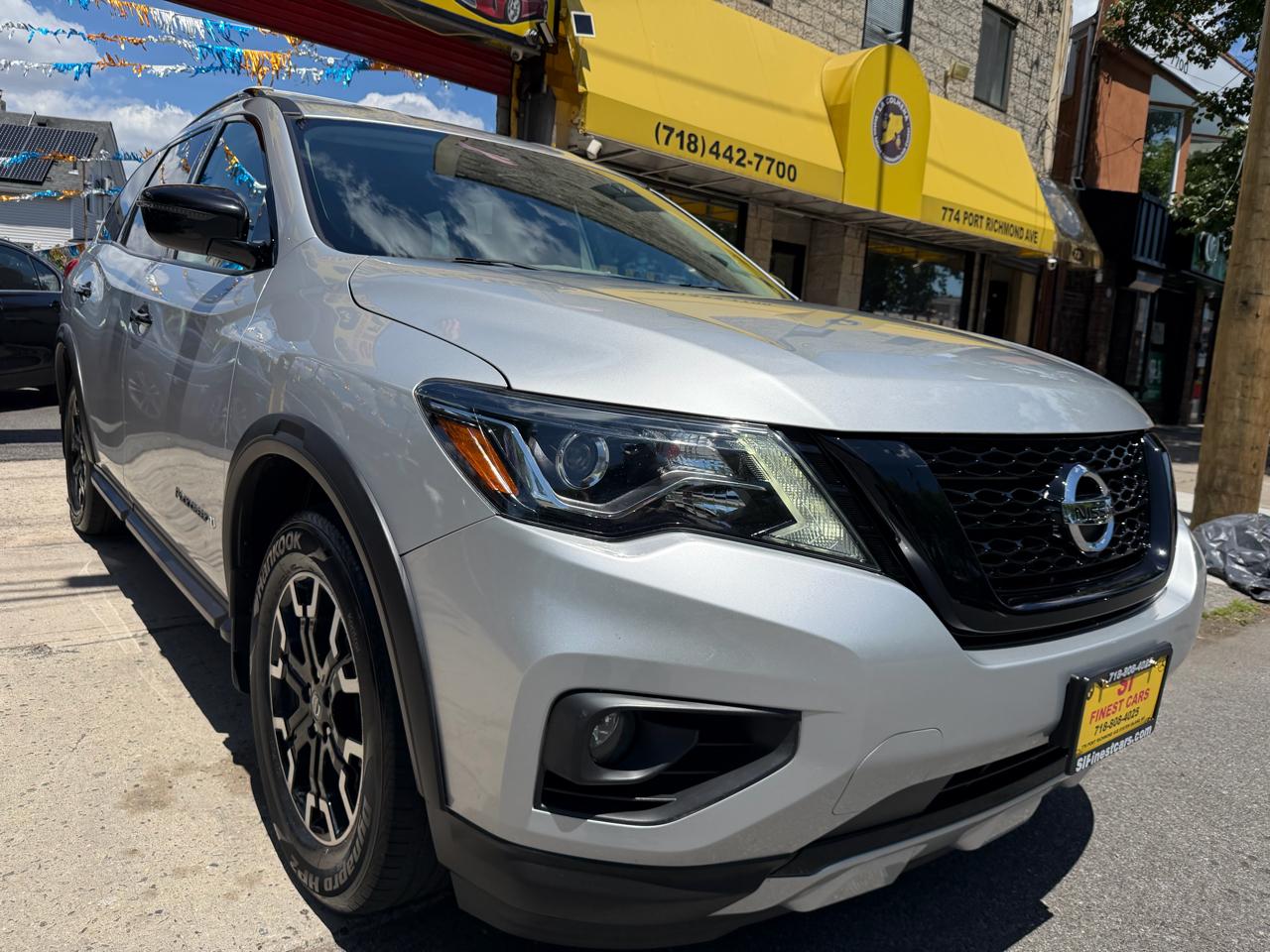 Nissan Pathfinder SV 4WD 2020
