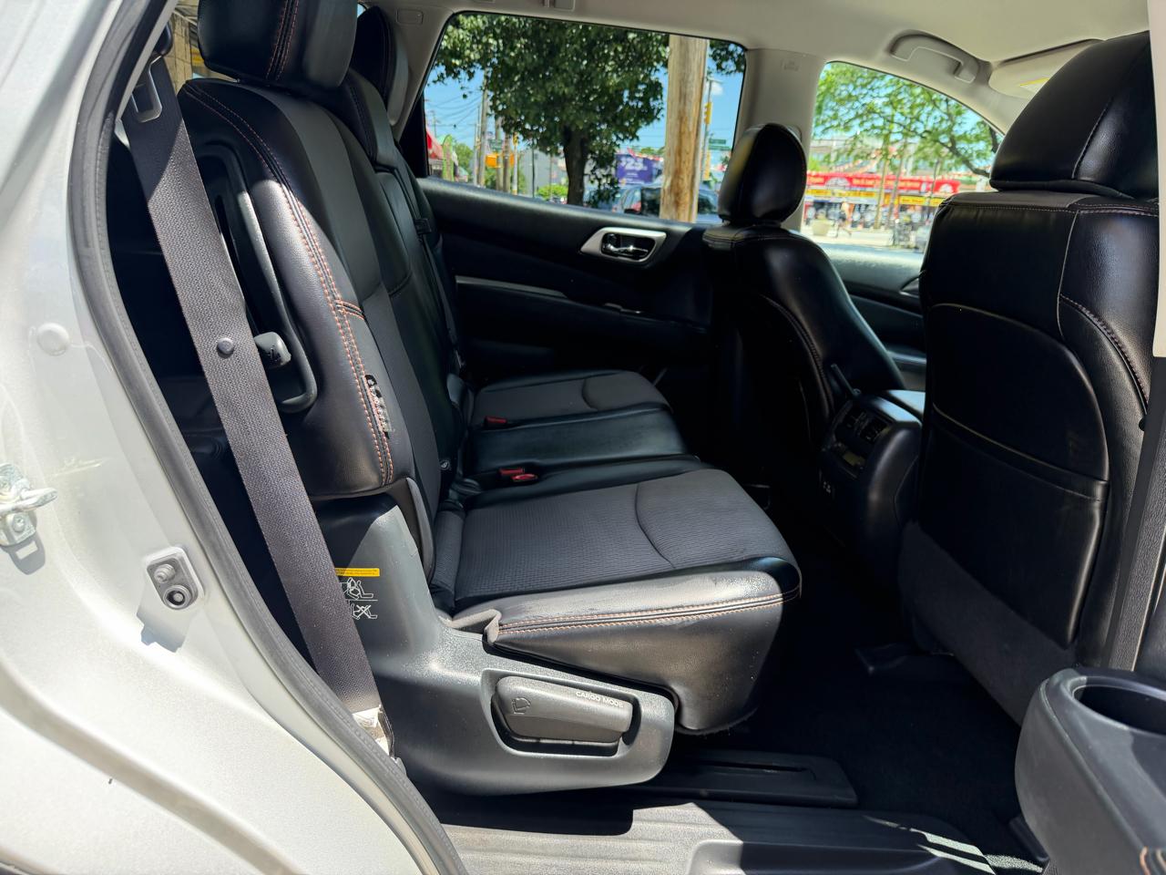 Nissan Pathfinder SV 4WD 2020