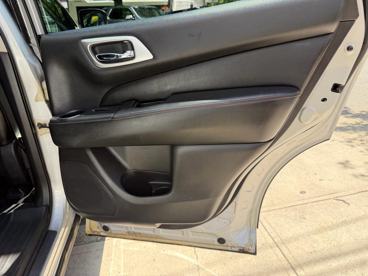 Nissan Pathfinder SV 4WD 2020