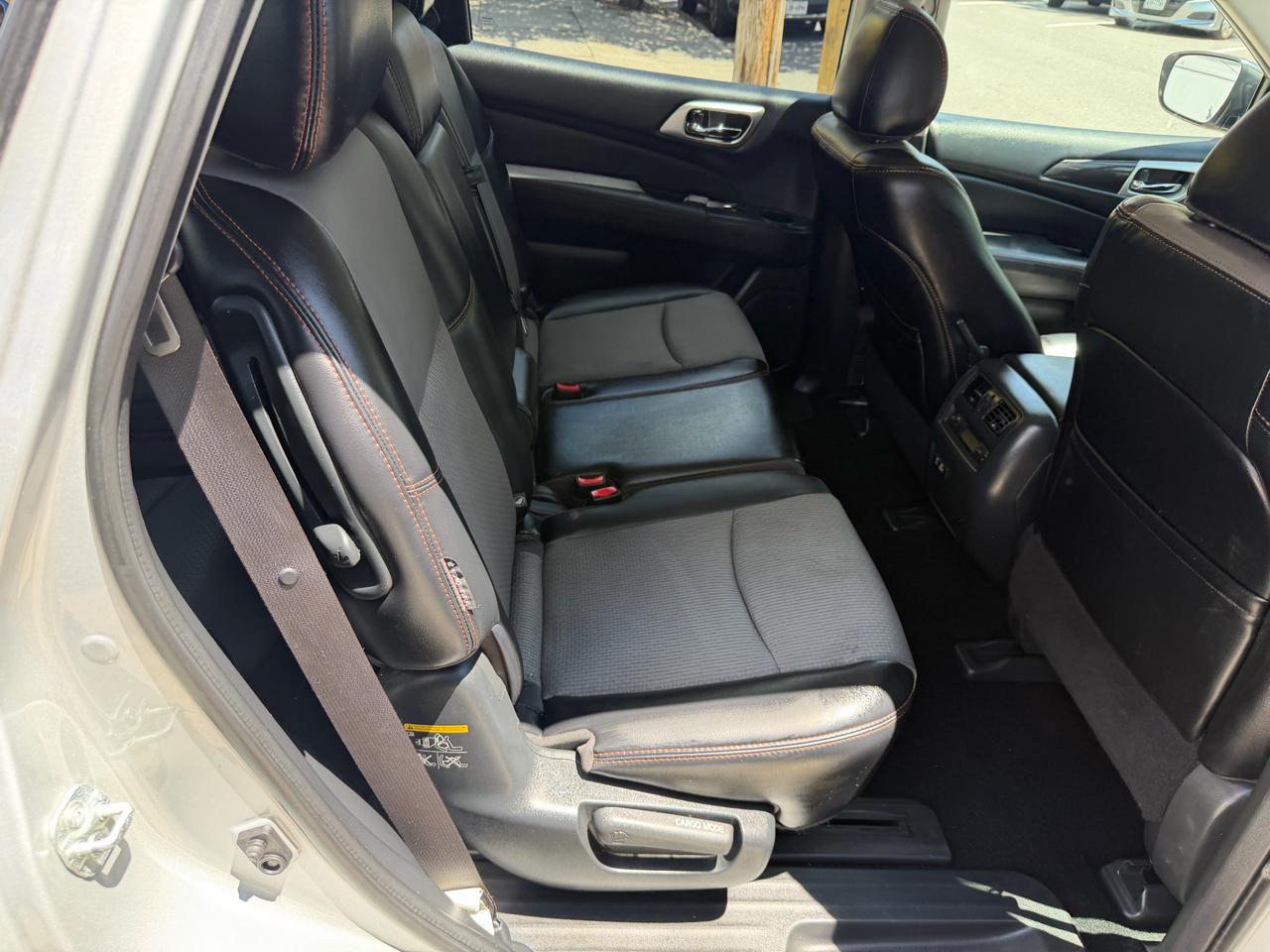 Nissan Pathfinder SV 4WD 2020