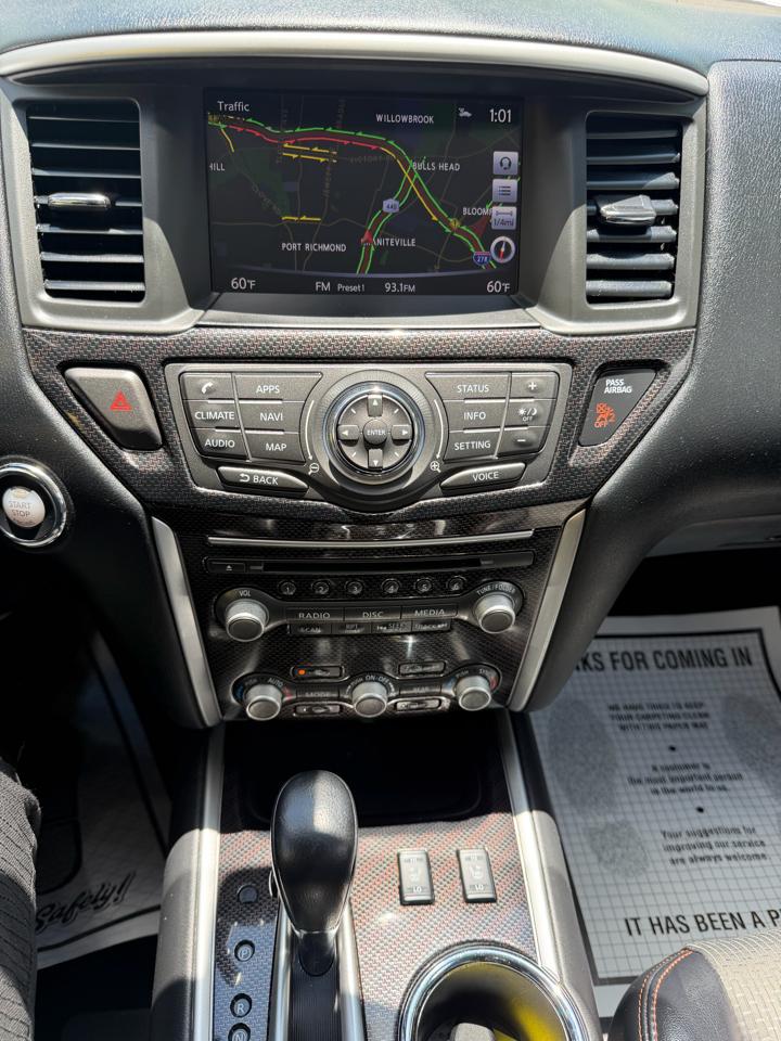 Nissan Pathfinder SV 4WD 2020