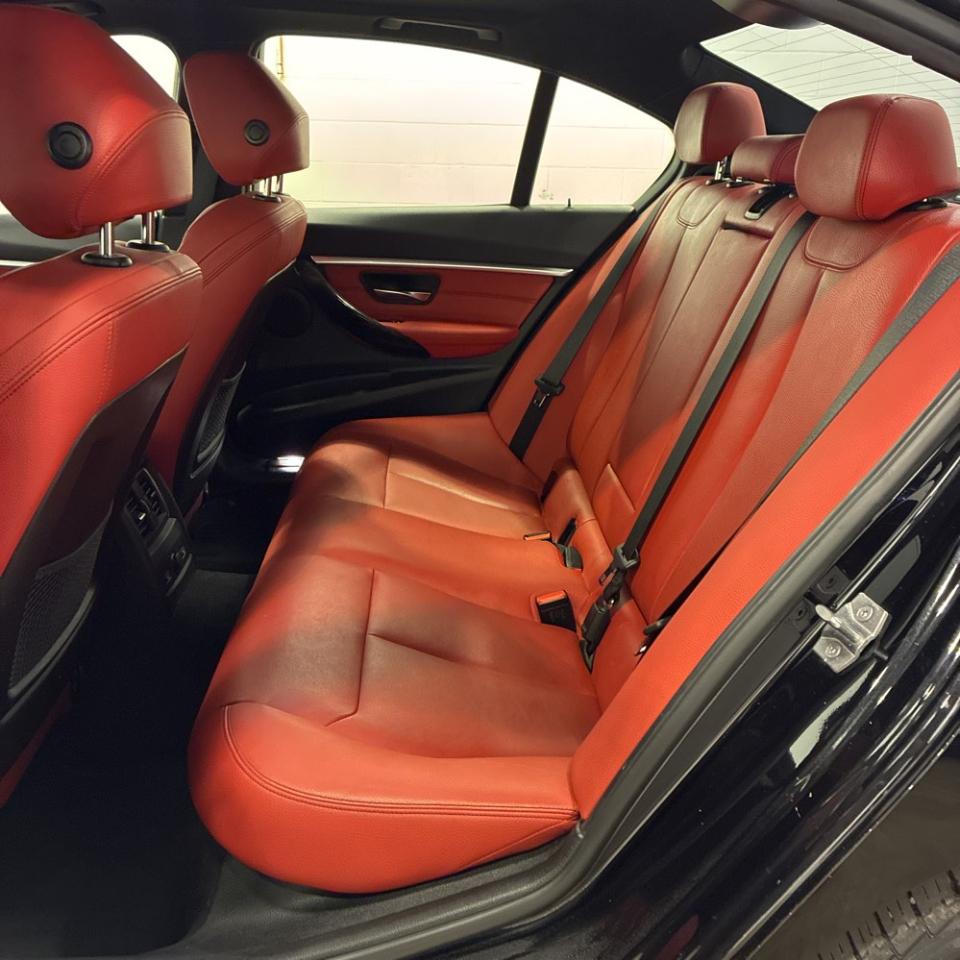BMW 3-Series 330i xDrive SULEV Sedan 2017