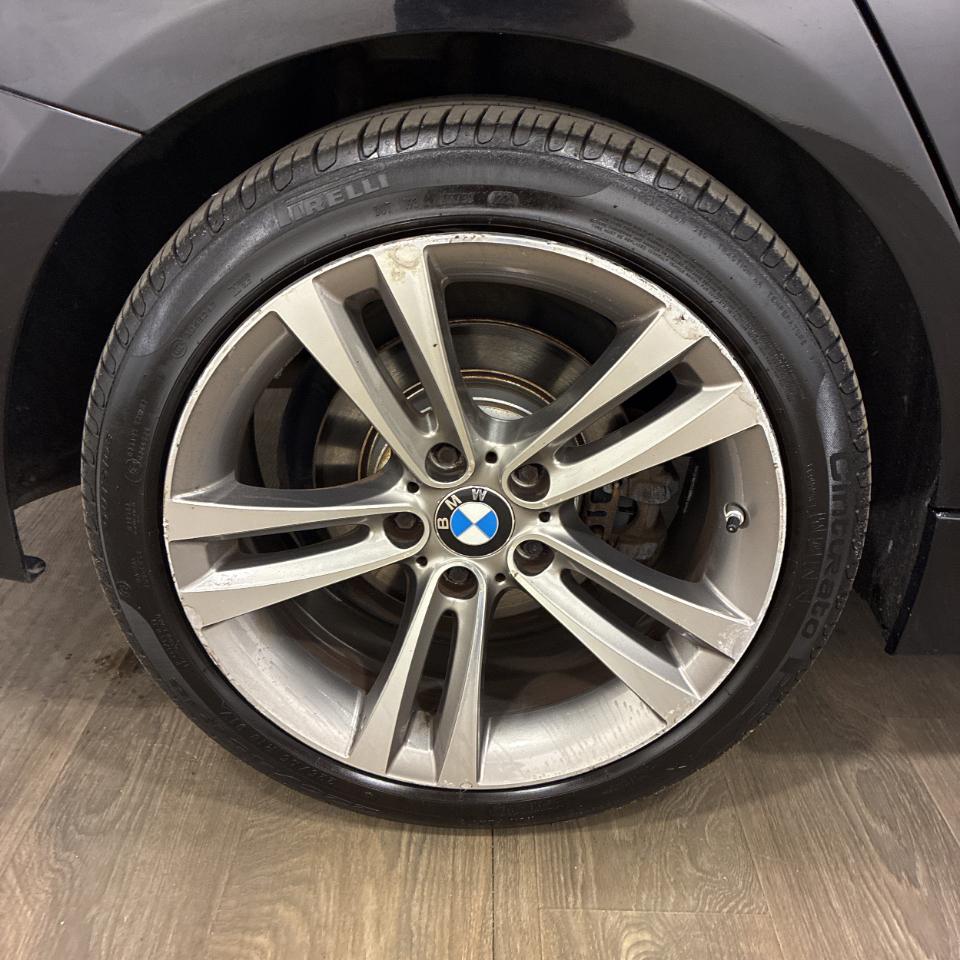 BMW 3-Series 330i xDrive SULEV Sedan 2017