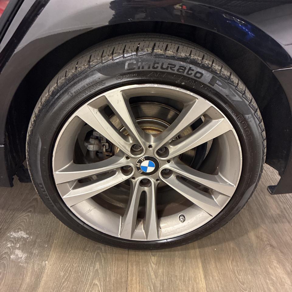 BMW 3-Series 330i xDrive SULEV Sedan 2017