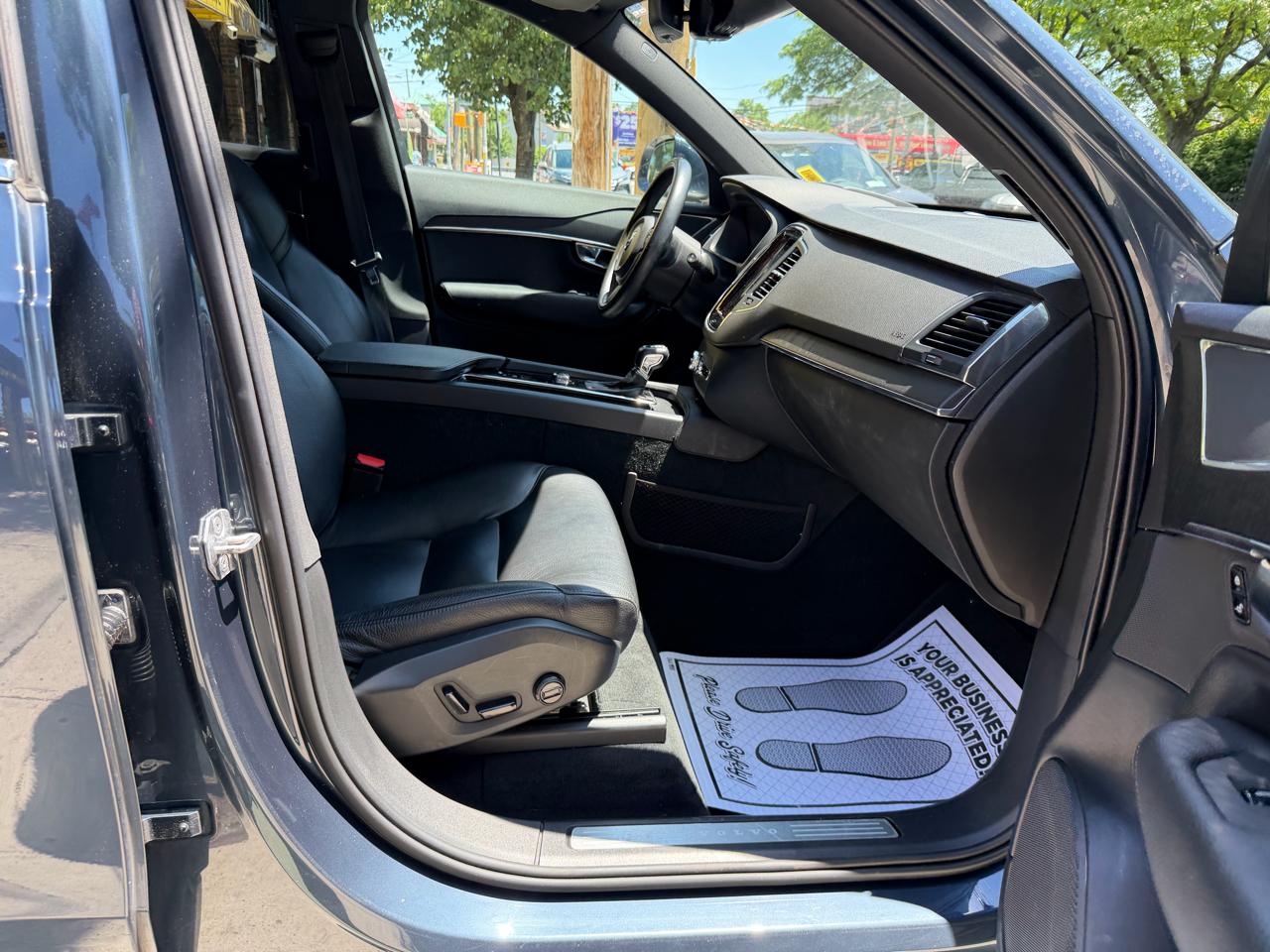 Volvo XC90 T6 Momentum AWD 2020