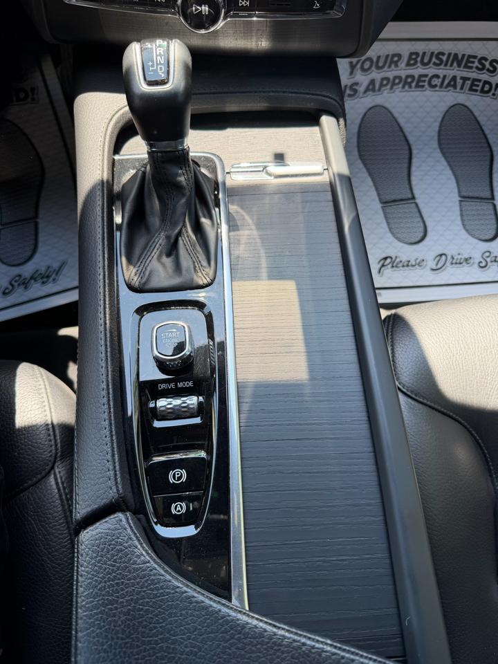 Volvo XC90 T6 Momentum AWD 2020