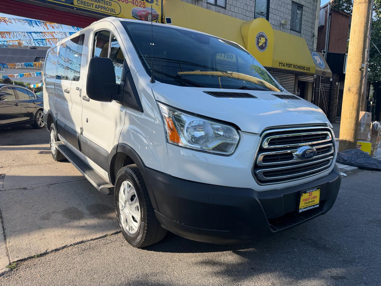 Ford Transit 250 Van Low Roof 60/40 Pass.130-in. WB 2018