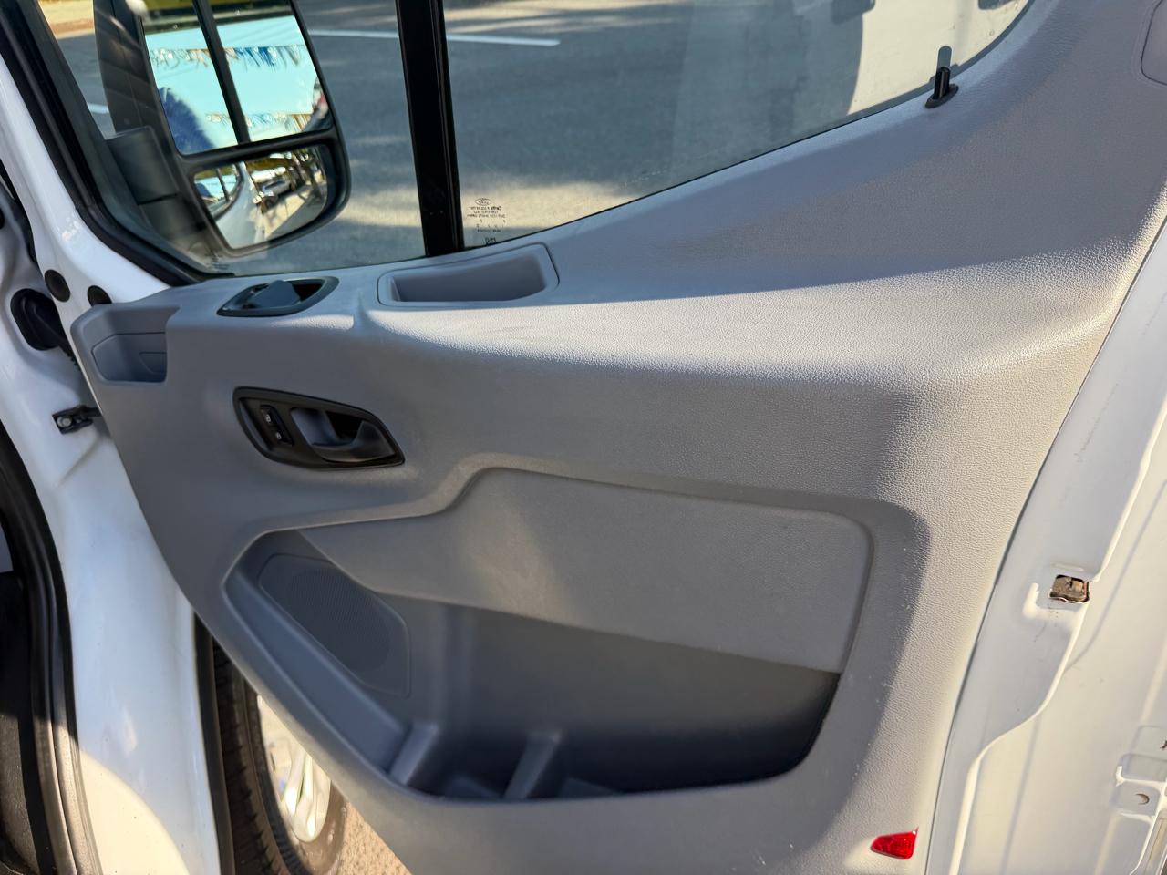 Ford Transit 250 Van Low Roof 60/40 Pass.130-in. WB 2018