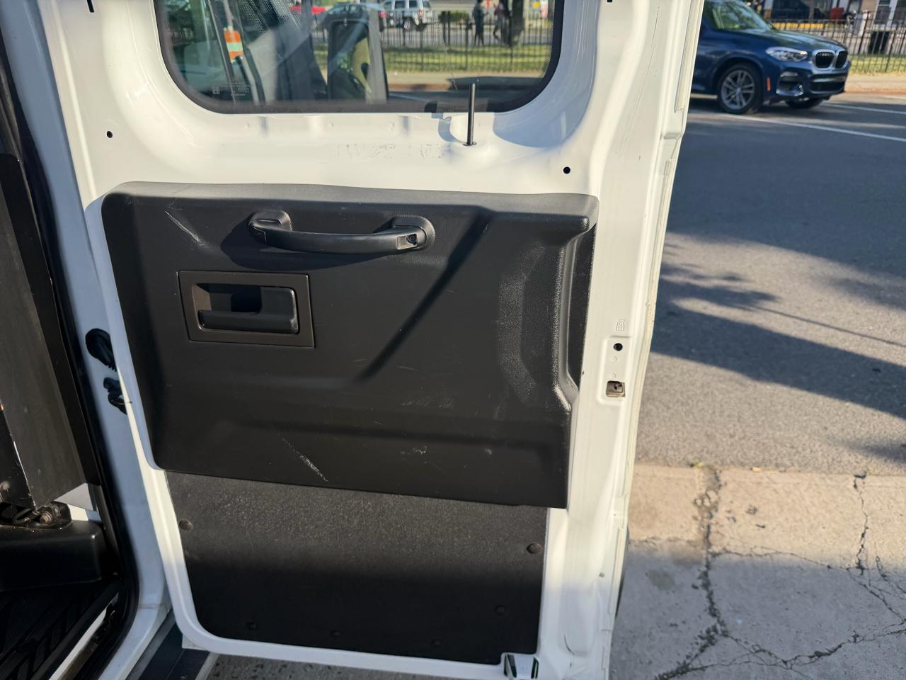 Ford Transit 250 Van Low Roof 60/40 Pass.130-in. WB 2018