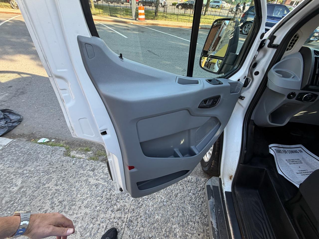 Ford Transit 250 Van Low Roof 60/40 Pass.130-in. WB 2018