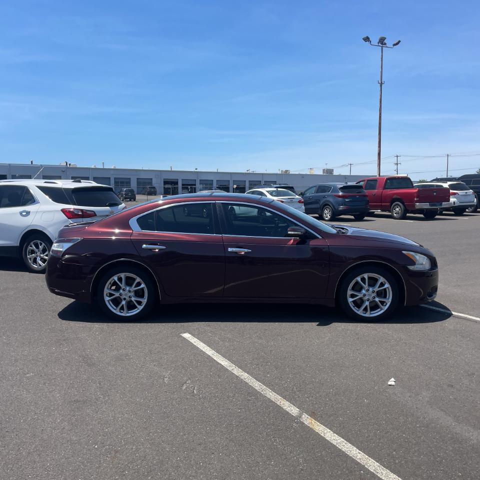 Nissan Maxima SV 2014