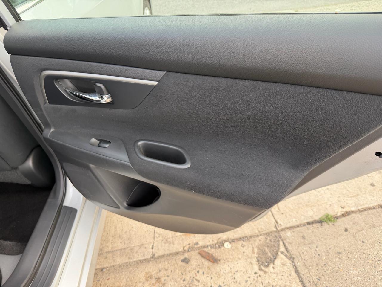 Nissan Altima 2.5 SV 2015