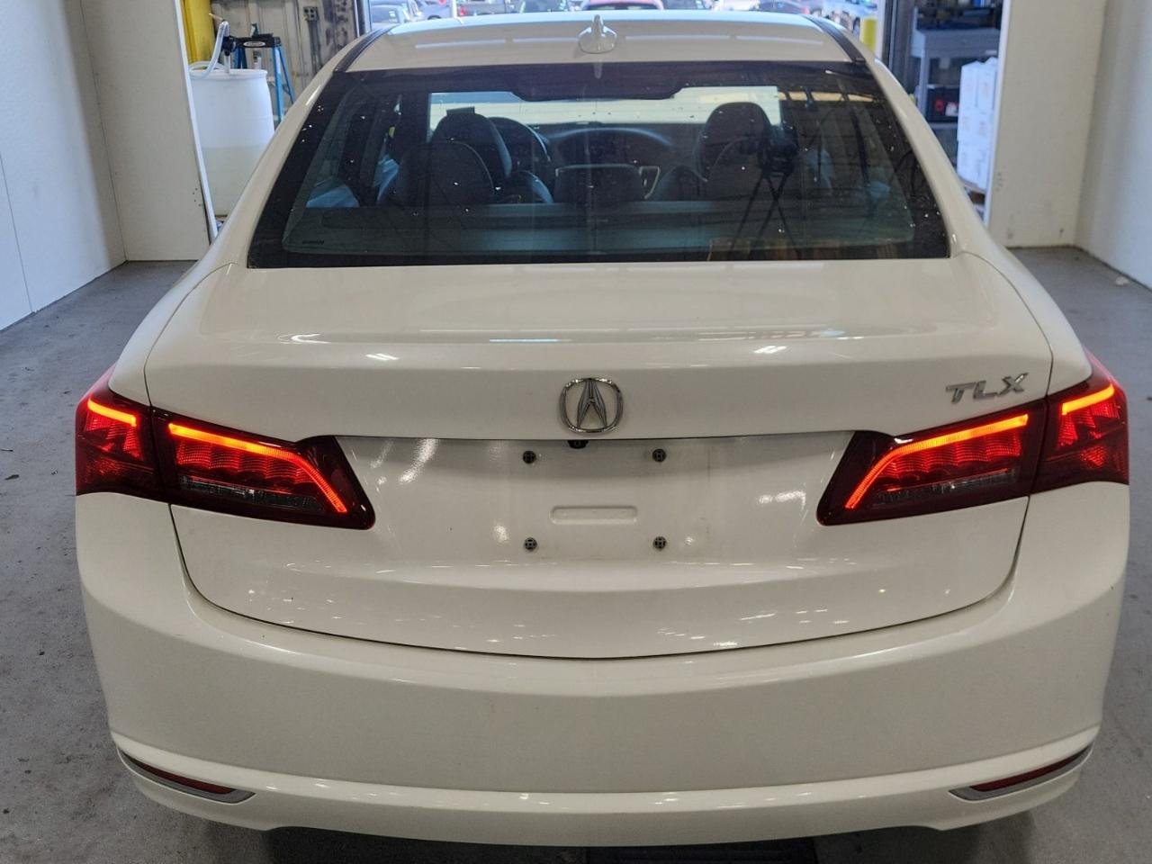 Acura TLX 9-Spd AT w/Technology Package 2017