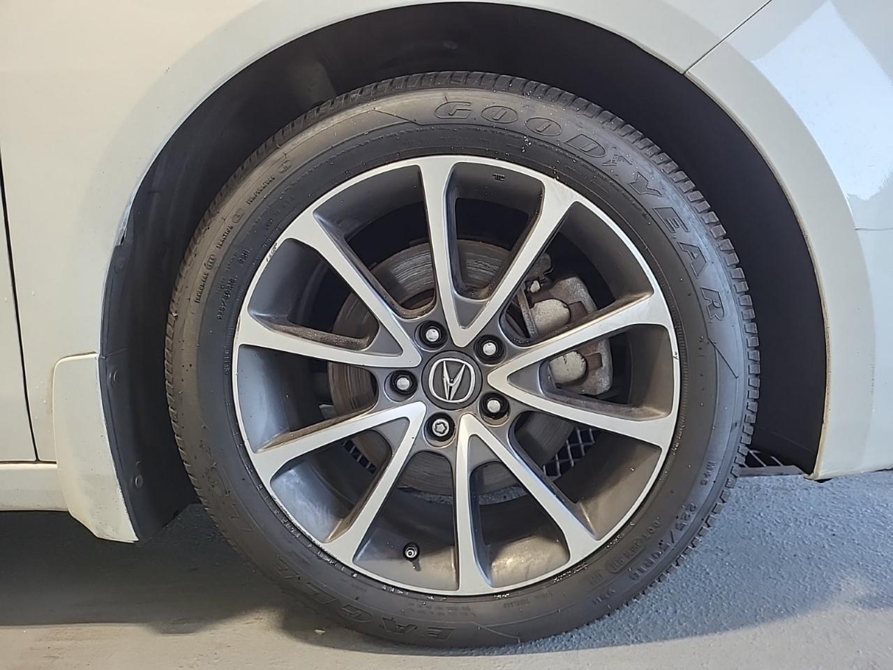 Acura TLX 9-Spd AT w/Technology Package 2017