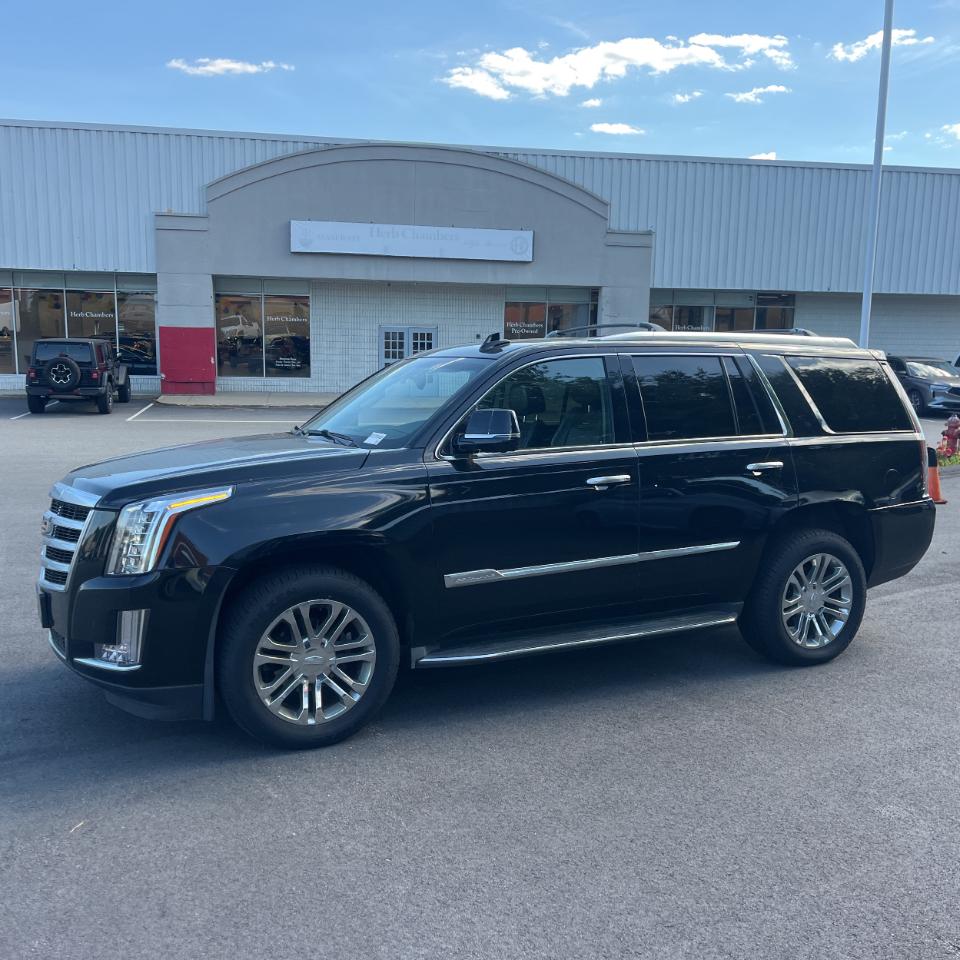 Cadillac Escalade Standard 4WD 2016