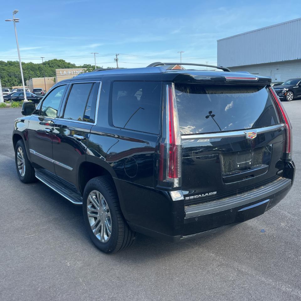 Cadillac Escalade Standard 4WD 2016