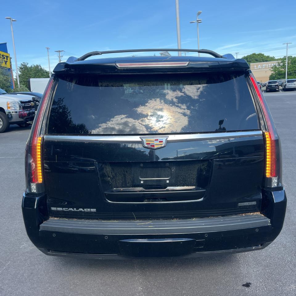 Cadillac Escalade Standard 4WD 2016